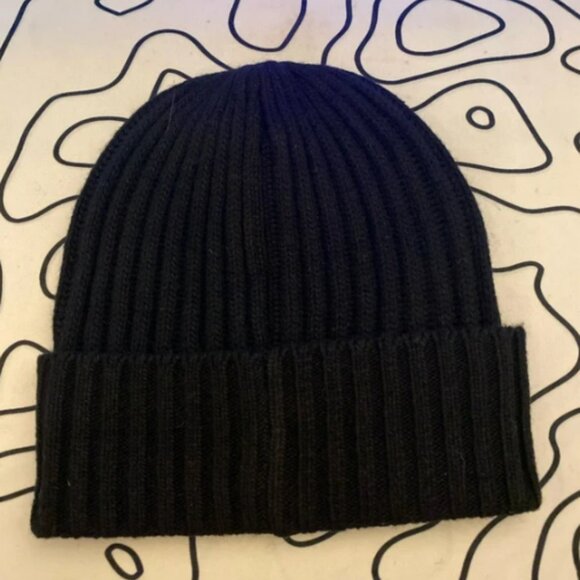New Canada Hat Goose Black Beanie - Picture 2 of 2